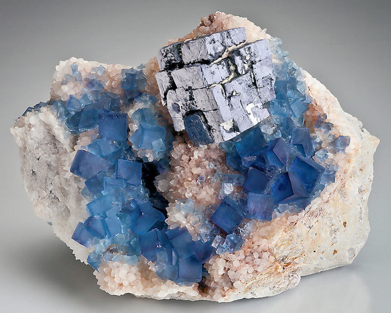 ТОП 9 Самые опасные камни и минералы в мире