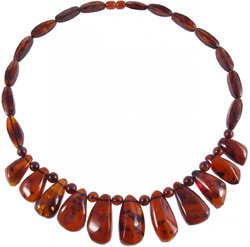 Necklace with dark amber pendant stones