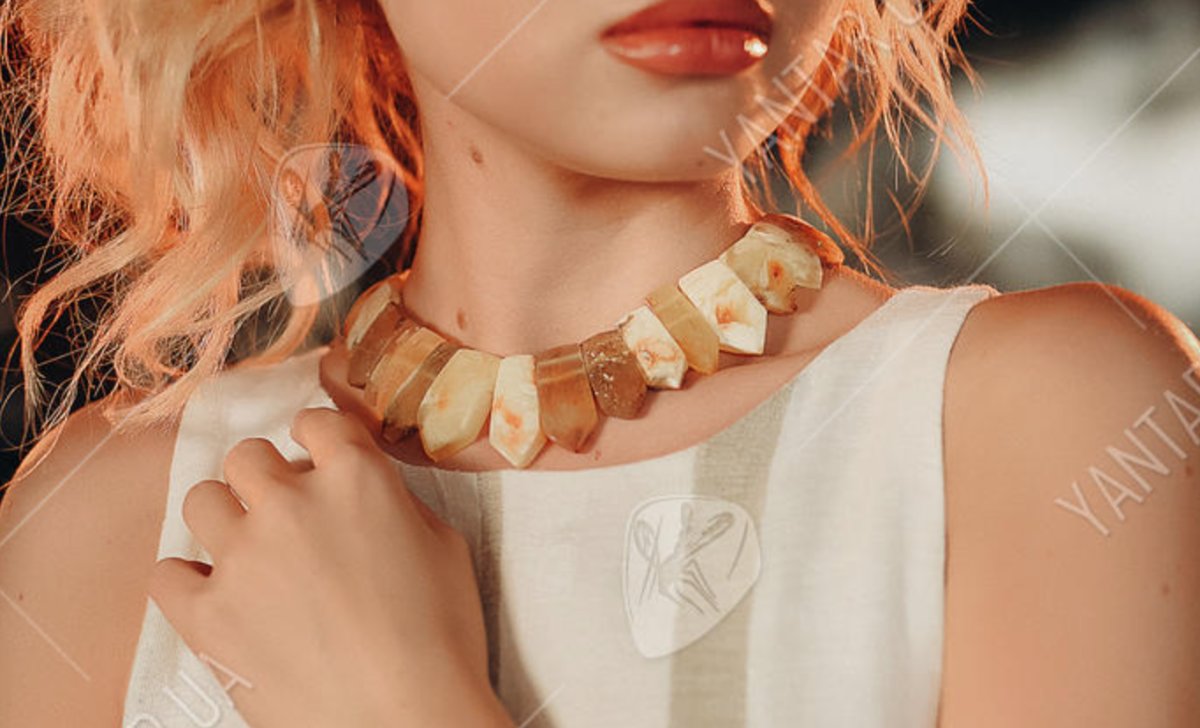 amber necklace