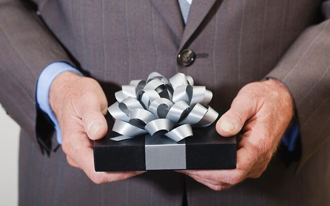 Деловые, элитные подарки: лучшие презенты для руководителей вип-класса