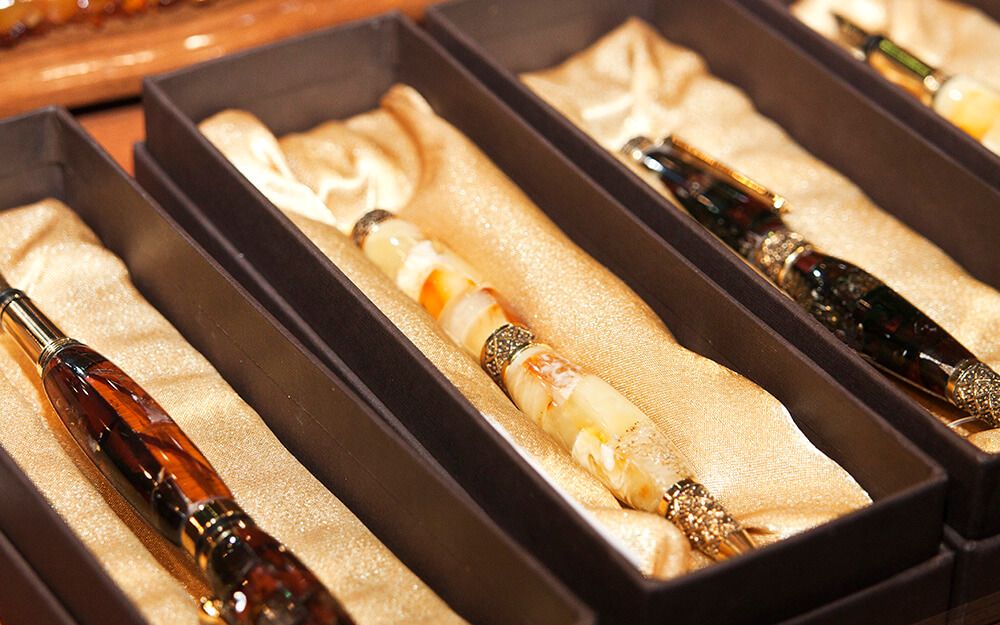 Ручки из янтаря – драгоценности, которые пригодятся каждый день!