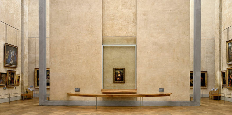 Зал Лувра, где находится картина «Мона Лиза»