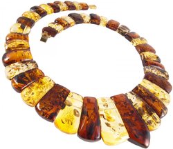 Beads with a combination of light and dark amber stones “Cleopatra”