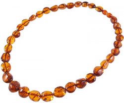 Beads made of amber stones in a cognac shade “Crumpled Cherry”