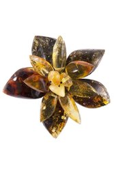 Авторська брошка «Квітка» з різнокаліберних каменів бурштину