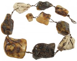 Beads made of textured amber