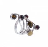 Каблучка з вставками бурштину