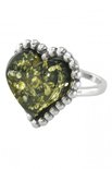 Серебряное кольцо с янтарем «Сердце»