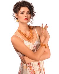 Розімкнута каблучка з бурштином