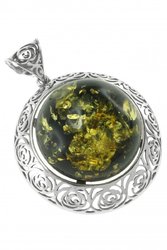 Кулон с зеленым янтарем в серебряной оправе «Яблоневый цвет»