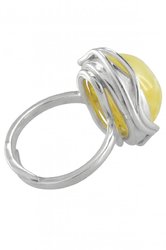 Серебряное кольцо с янтарем «Фрида»