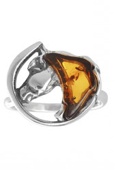 Silver ring with amber “Horse”