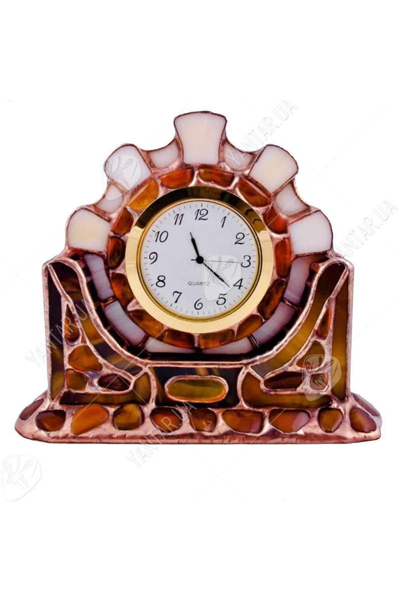 Часы из янтарных камней и пластин