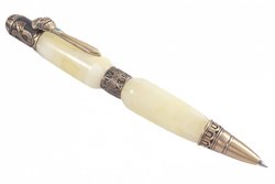 Pen decorated with amber SUV000010