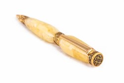 Кулькова ручка з бурштину