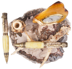 Pen decorated with amber SUV000662-001