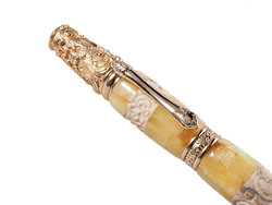 Pen decorated with amber SUV001026-001